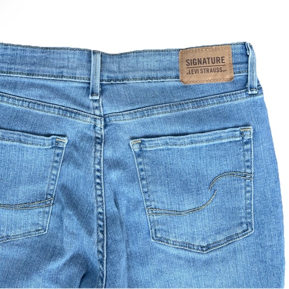 Levi Strauss Signature Women’s 28x30 Mid Rise Skinny Jeans Light Wash Denim - Picture 5 of 11